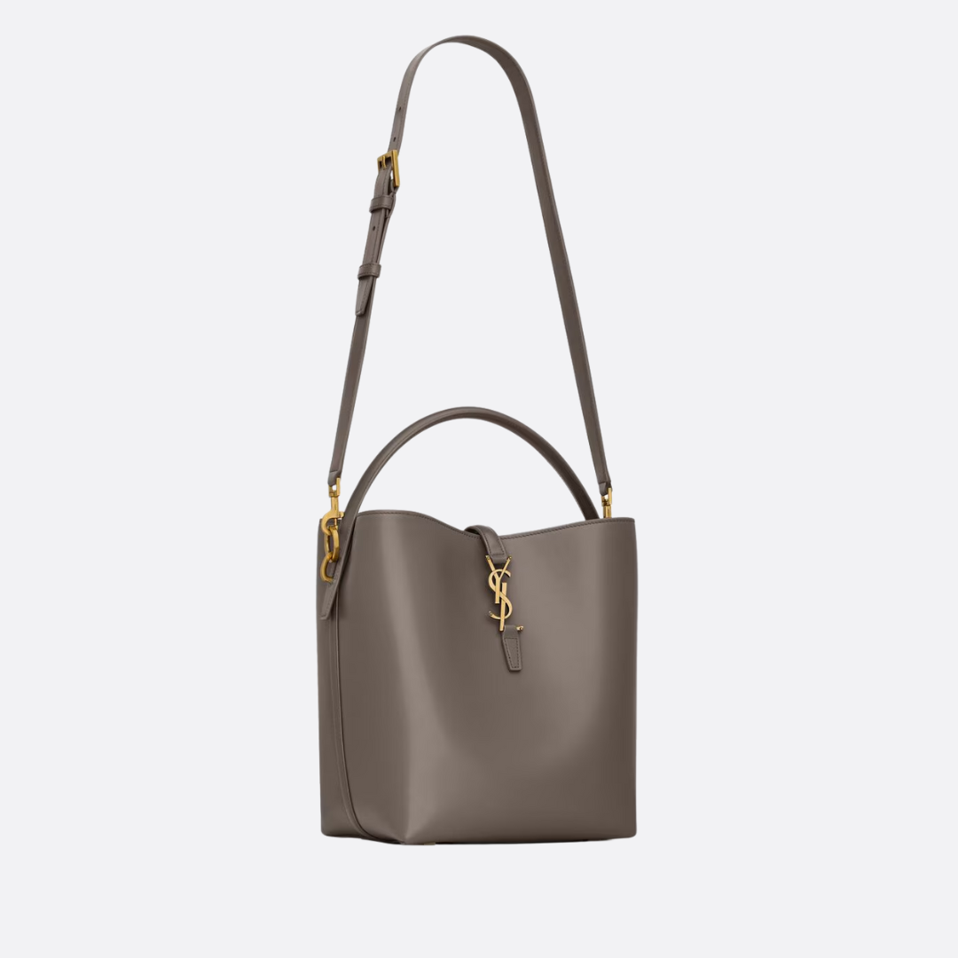 YVES SAINT LAURENT – LE 37 CARTERA DE BRILLANTE CUERO