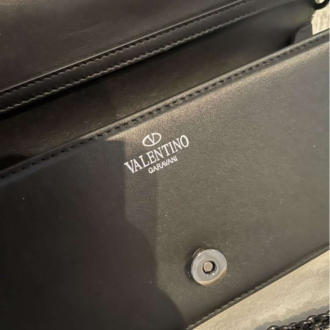 VALENTINO GARAVANI LOCÒ CHICA CARTERA DE HOMBRO CON SCHMUCKLOGO