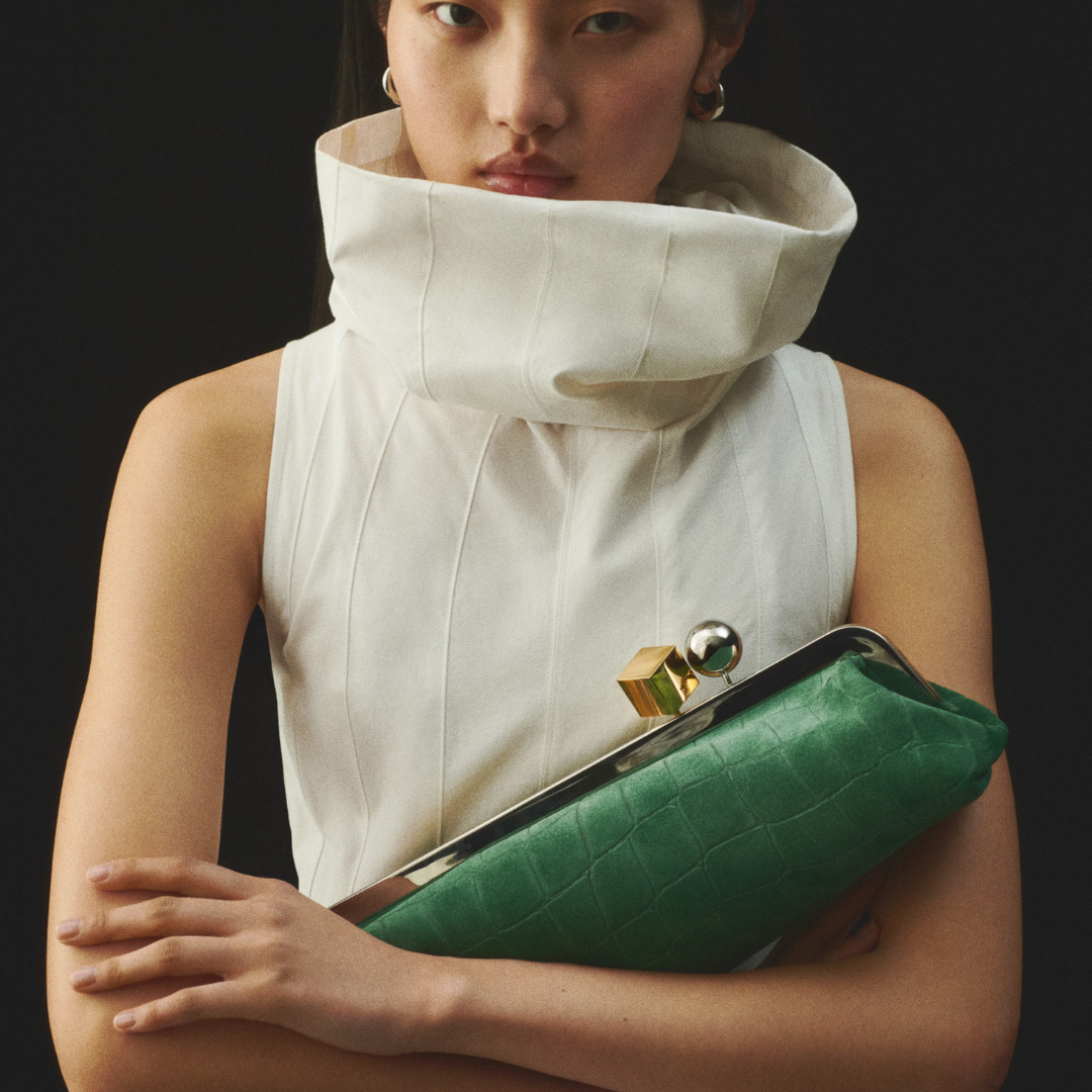 JACQUEMUS LE SALON CLUTCH DE GAMUZA CON EFECTO COCO