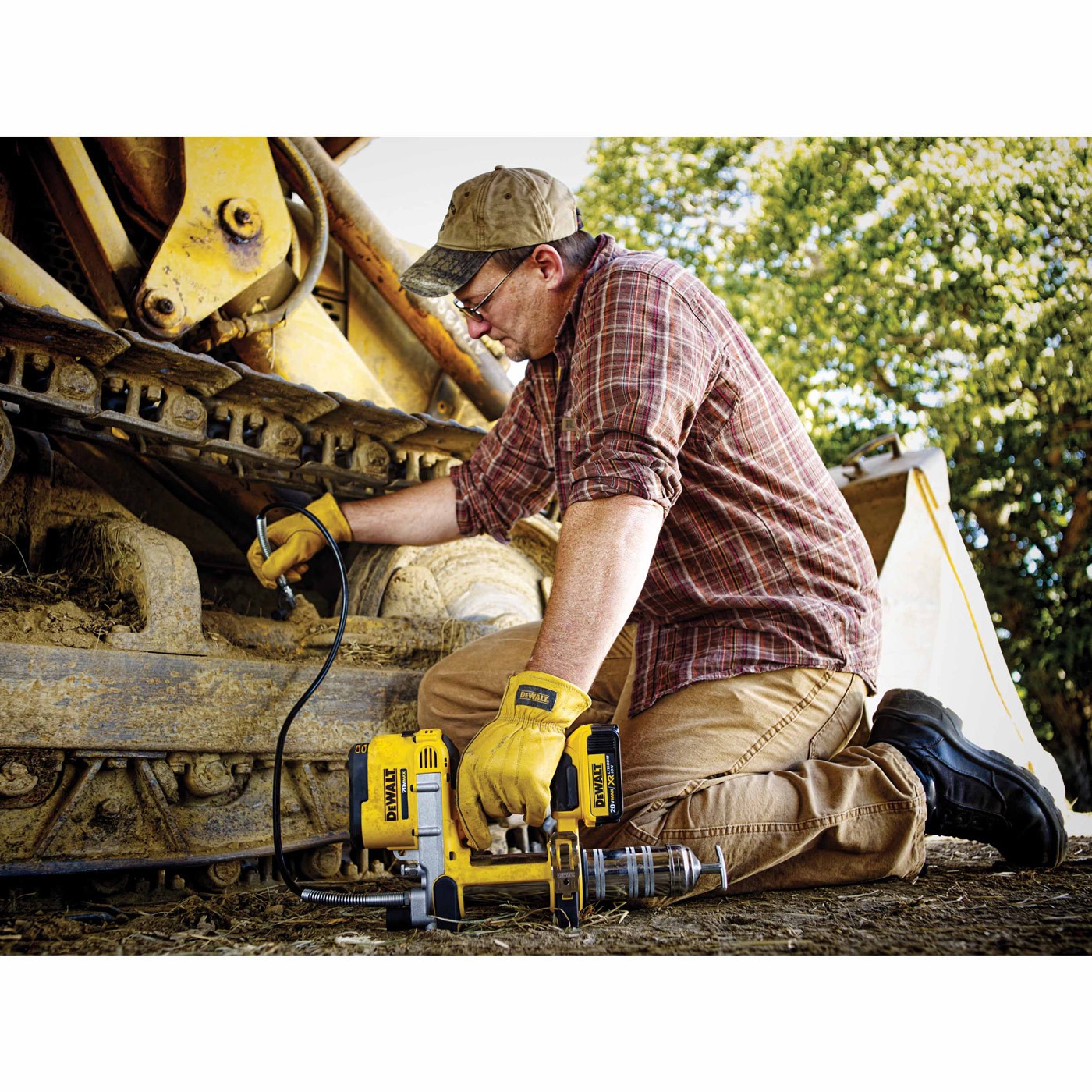 DeWalt DCGG571M1 20V MAX Lithium Ion Grease Gun