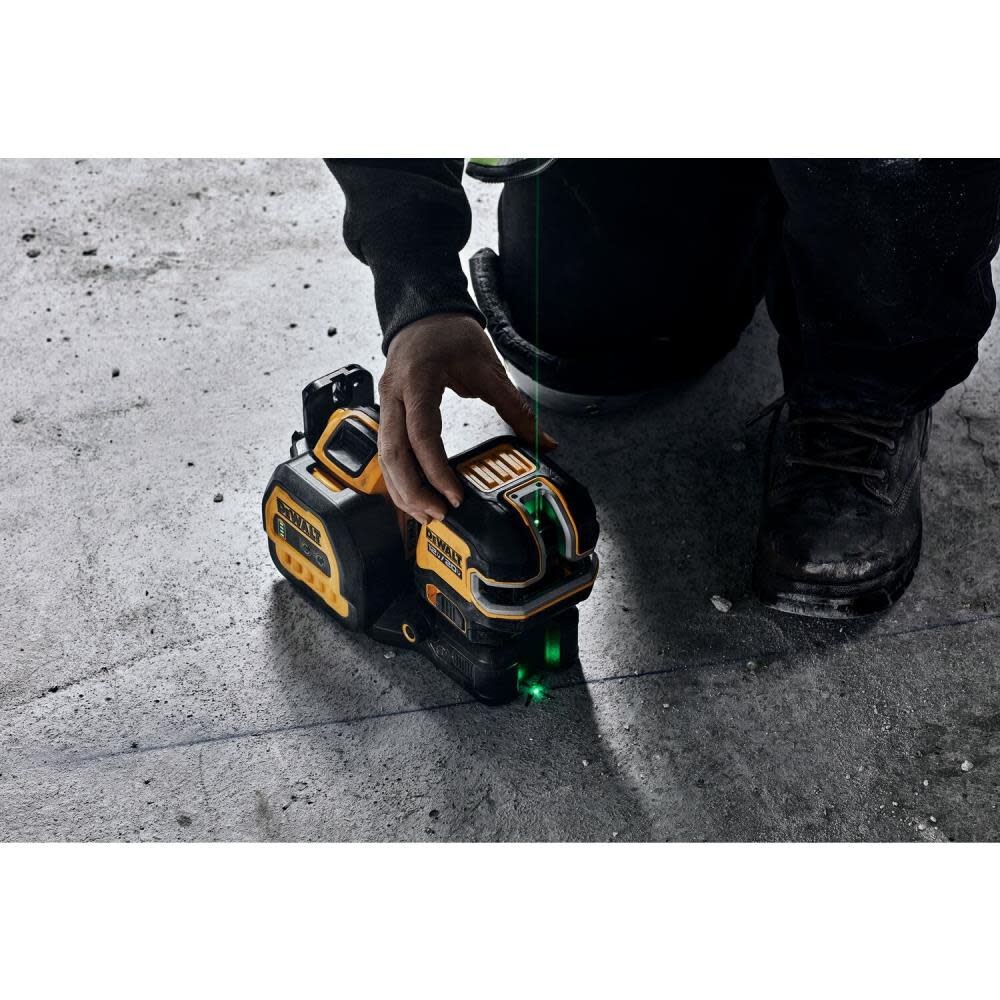 DeWalt DCLE34520G 20V Cross line 5 Spot Combo Laser Kit w/ Battery
