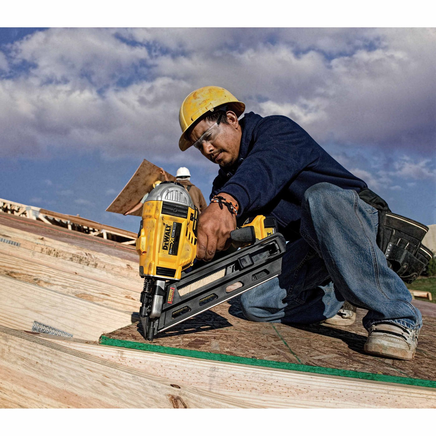 DeWalt DCN692M1 20V MAX* XR Lithium Ion Brushless Dual Speed Framing Nailer