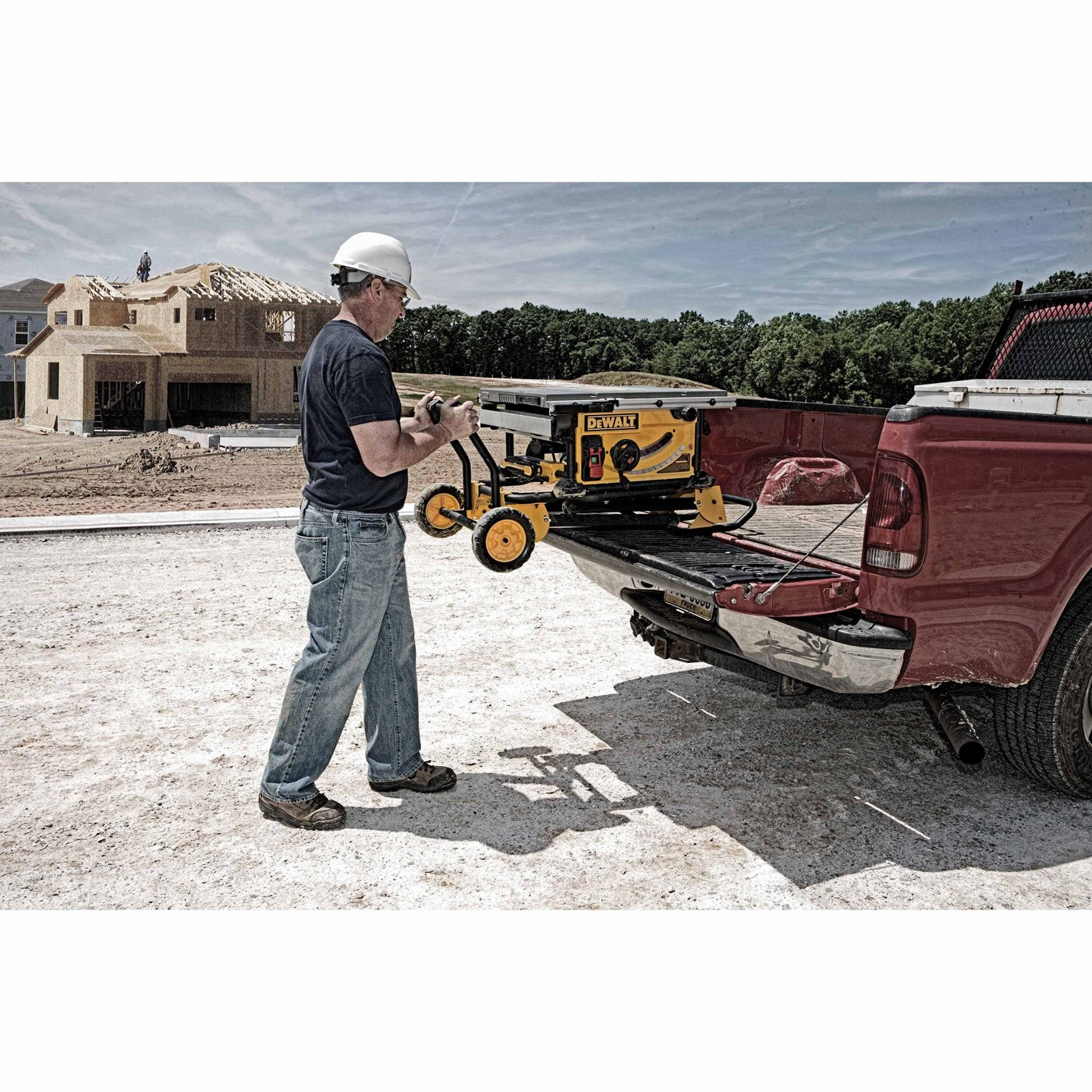 Dewalt DWE7491RS 10" Jobsite Table Saw 32 - 1/2" (82.5cm) Rip Capacity, and a Rolling Stand