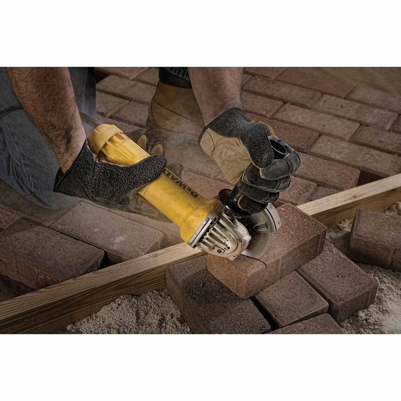 DeWalt DWE402 4-1/2" 11 Amp Angle Grinder