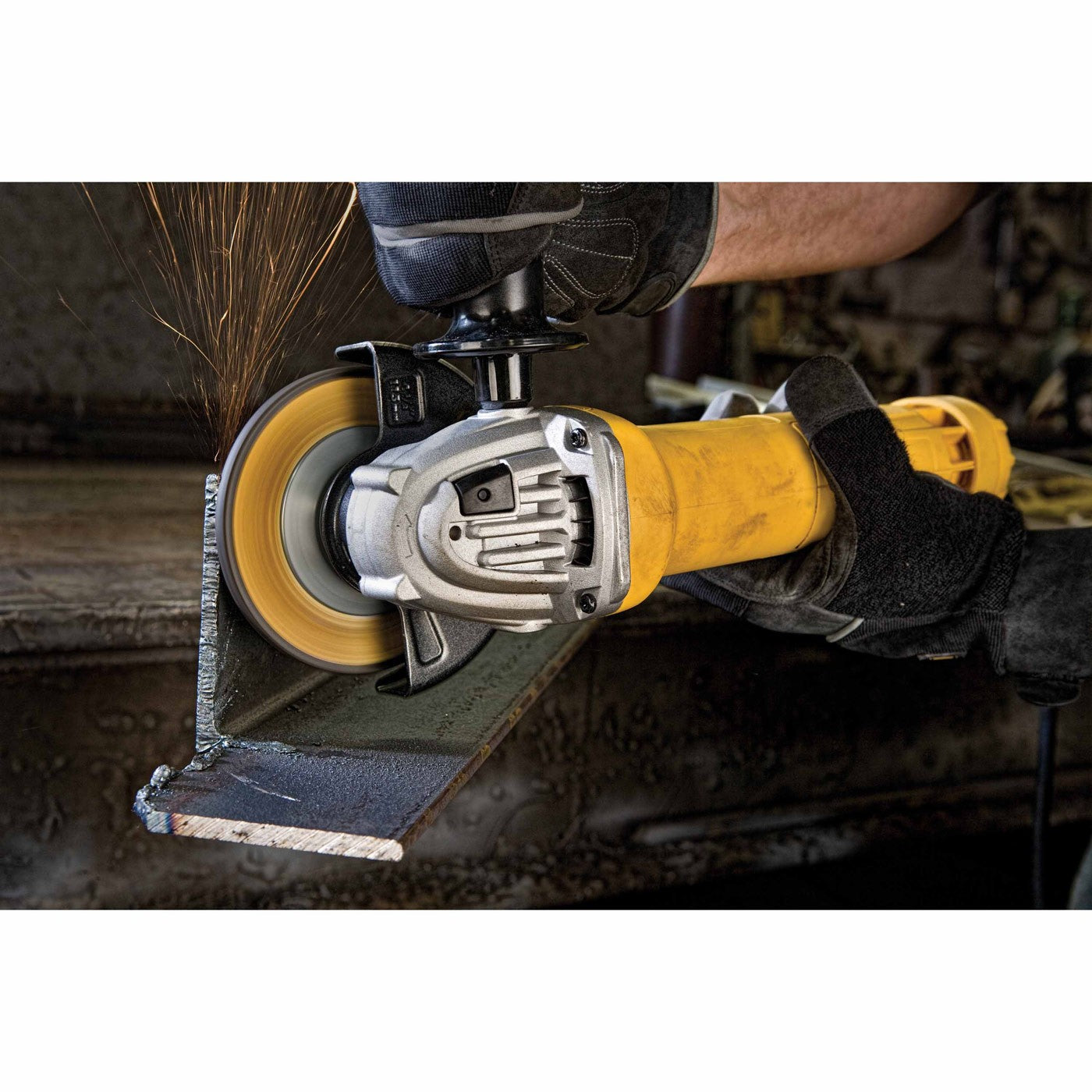 DeWalt DWE402 4-1/2" 11 Amp Angle Grinder