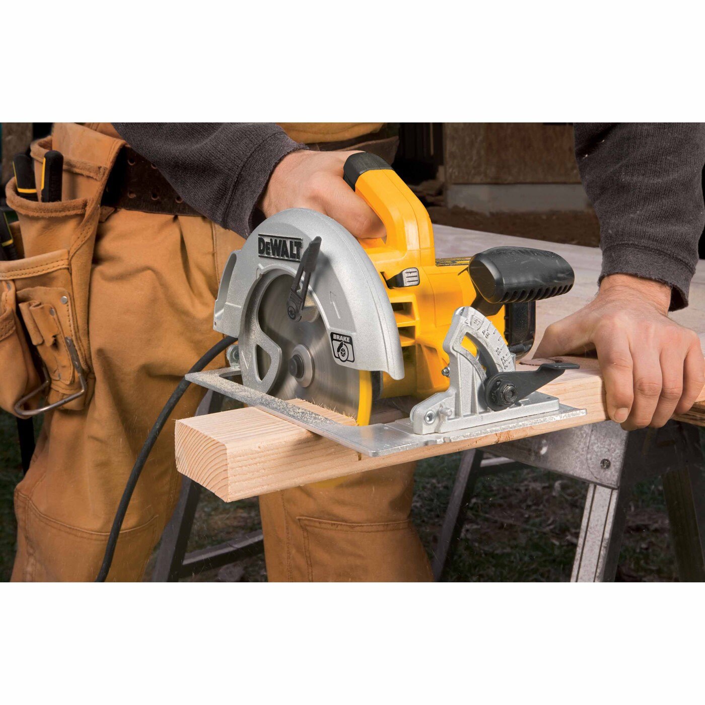 DeWalt DWE575SB 7-1/4" Lightweight Circular Saw with Electric Brake
