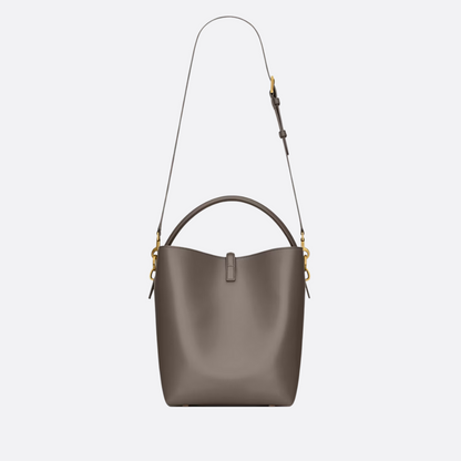 YVES SAINT LAURENT – LE 37 CARTERA DE BRILLANTE CUERO