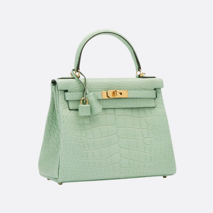 HERMÈS VERT D'EAU MATTA ALLIGATOR RETOURNE KELLY 28 CON DORADO HERRAJES, 2021 (EDICIÓN LIMITADA)