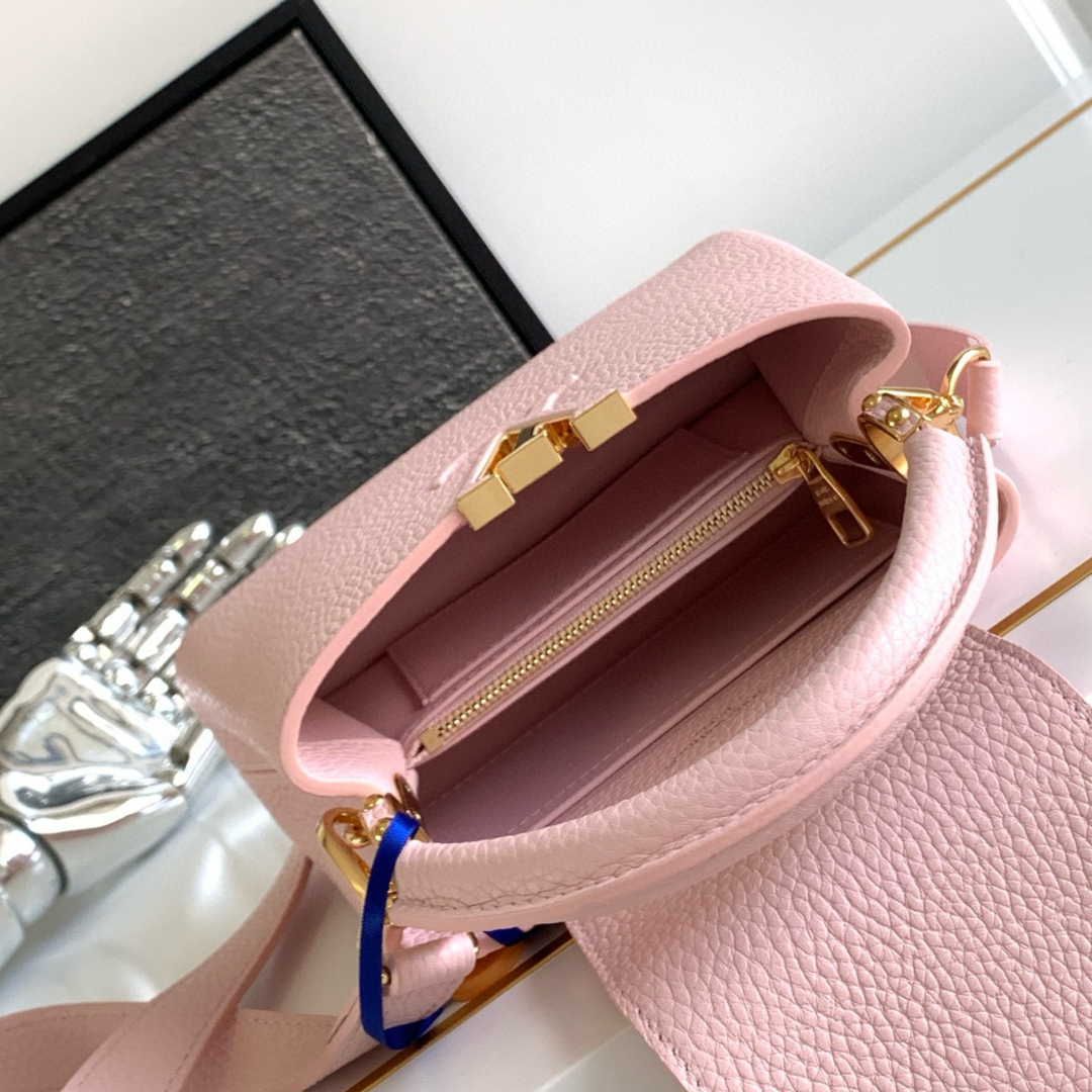 LOUIS VUITTON CAPUCINES MINI-CARTERA