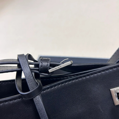 BEL AIR CARTERA DE HOMBRO MITTELGROSS PARA ELLA EN NEGRO – BALENCIAGA