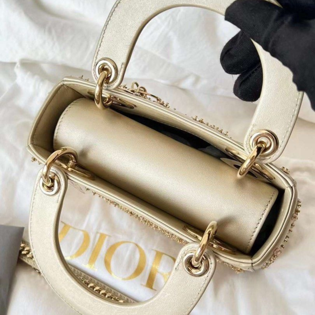 MINI LADY DIOR CON BORDADO DE PERLAS