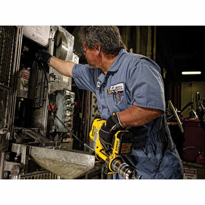 DeWalt DCGG571M1 20V MAX Lithium Ion Grease Gun