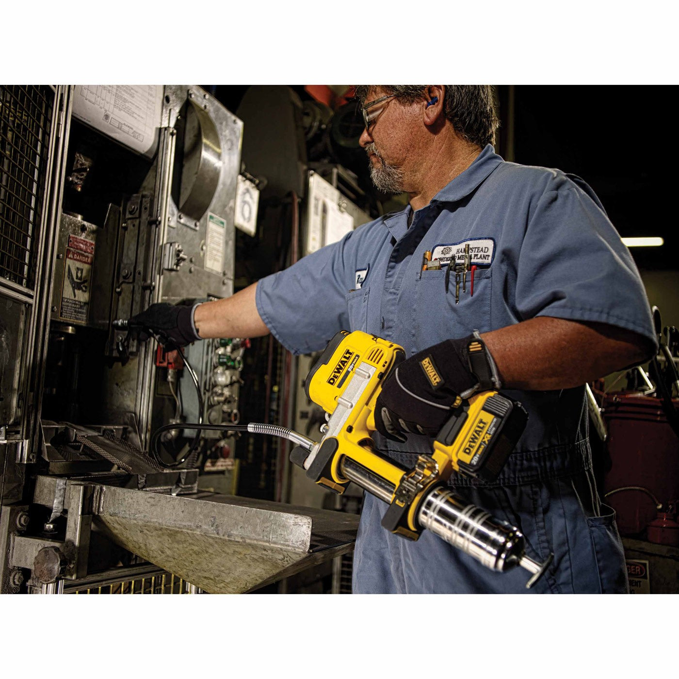 DeWalt DCGG571M1 20V MAX Lithium Ion Grease Gun