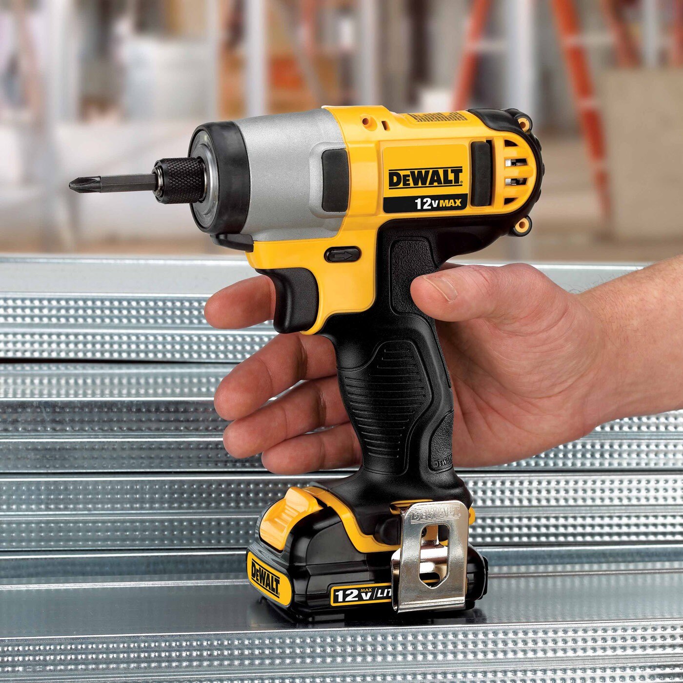 DeWalt DCF815S2 1/4" 12V MAX Cordless Impact Driver Kit