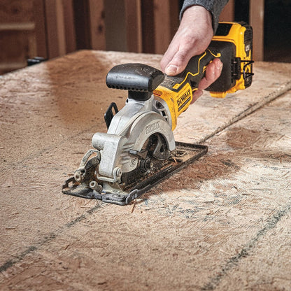 DeWalt DCS571P1 ATOMIC 20V MAX* Brushless 4-1/2" Cordless Circular Saw Kit