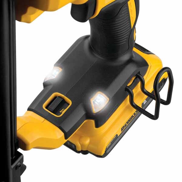 DeWalt DCN680D1 20 V MAX XR 18 Gauge Brad Nailer Kit