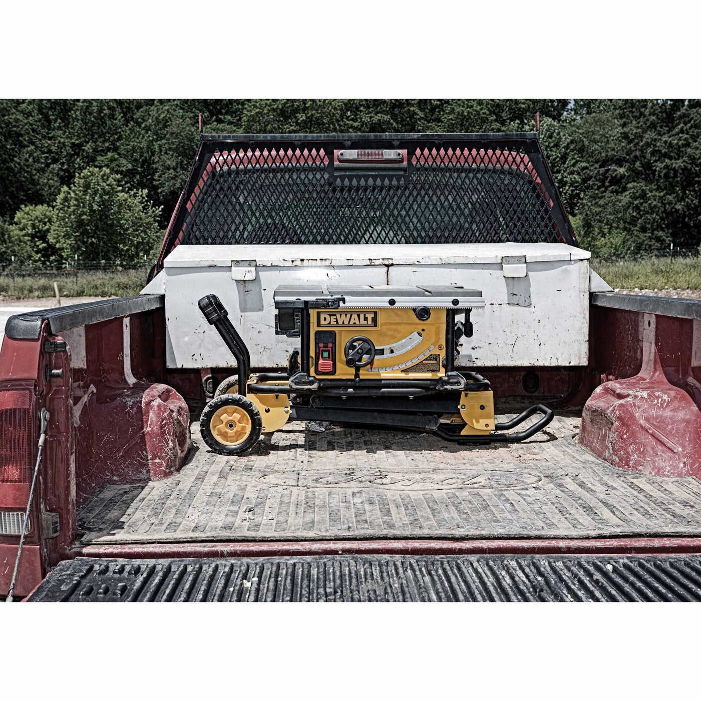 Dewalt DWE7491RS 10" Jobsite Table Saw 32 - 1/2" (82.5cm) Rip Capacity, and a Rolling Stand