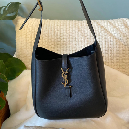 YVES SAINT LAURENT LE 5 À 7 BEA – CARTERA DE MÁS FINO GENARB TEM CUERO