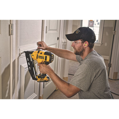 DeWalt DCN660D1 20V MAX 16Ga Angled Cordless Finish Nailer Kit