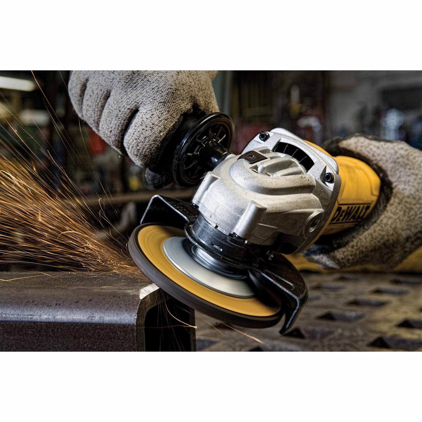 DeWalt DWE402 4-1/2" 11 Amp Angle Grinder