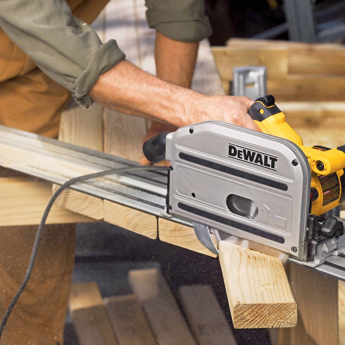 DeWalt DWS520K Heavy-Duty 6-1/2 (165Mm) Tracksaw Kit