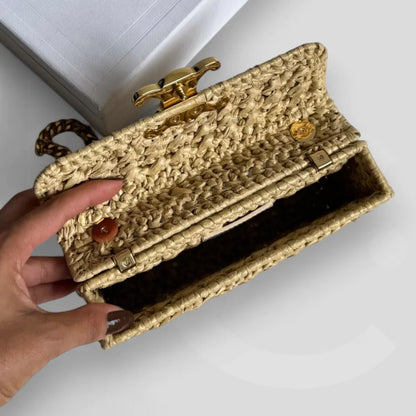 CARTERA DE HOMBRO CON CADENA CLAUDE DE RAFIA CON GEWEBEEFFEKT