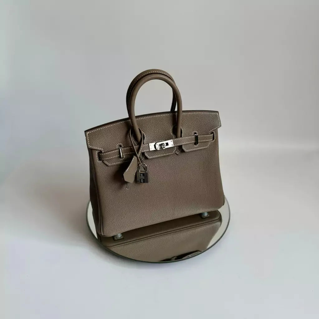 HERMÈS BIRKIN 25 HSS CRAIE/GRIS TOURTERELLE DE TOGO-CUERO CON CEPILLADO DORADO HERRAJES