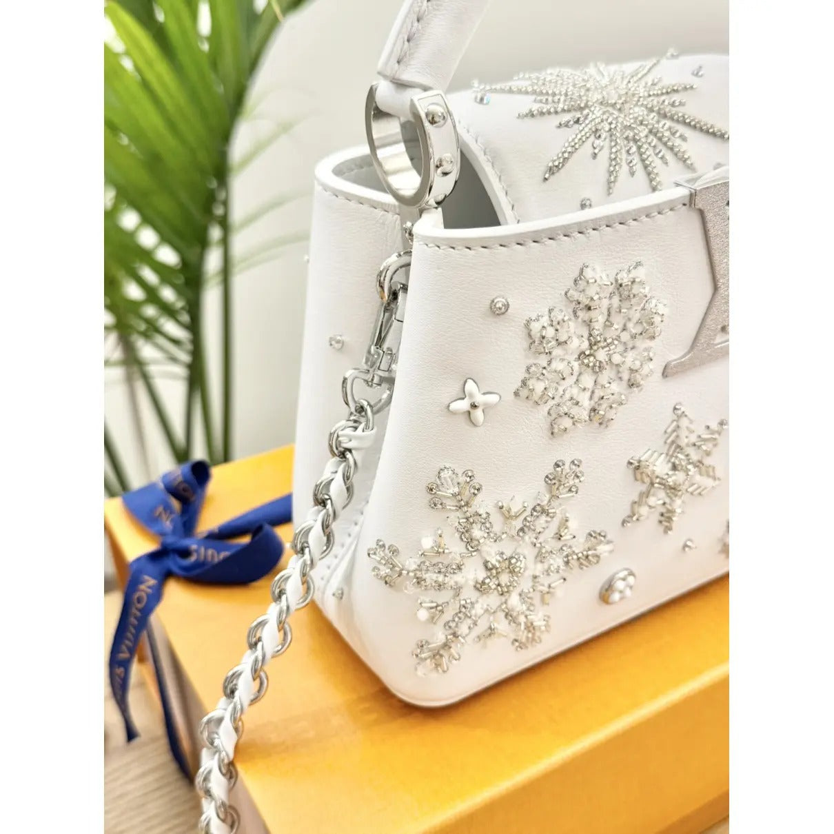 LOUIS VUITTON CAPUCINES MINI-CARTERA