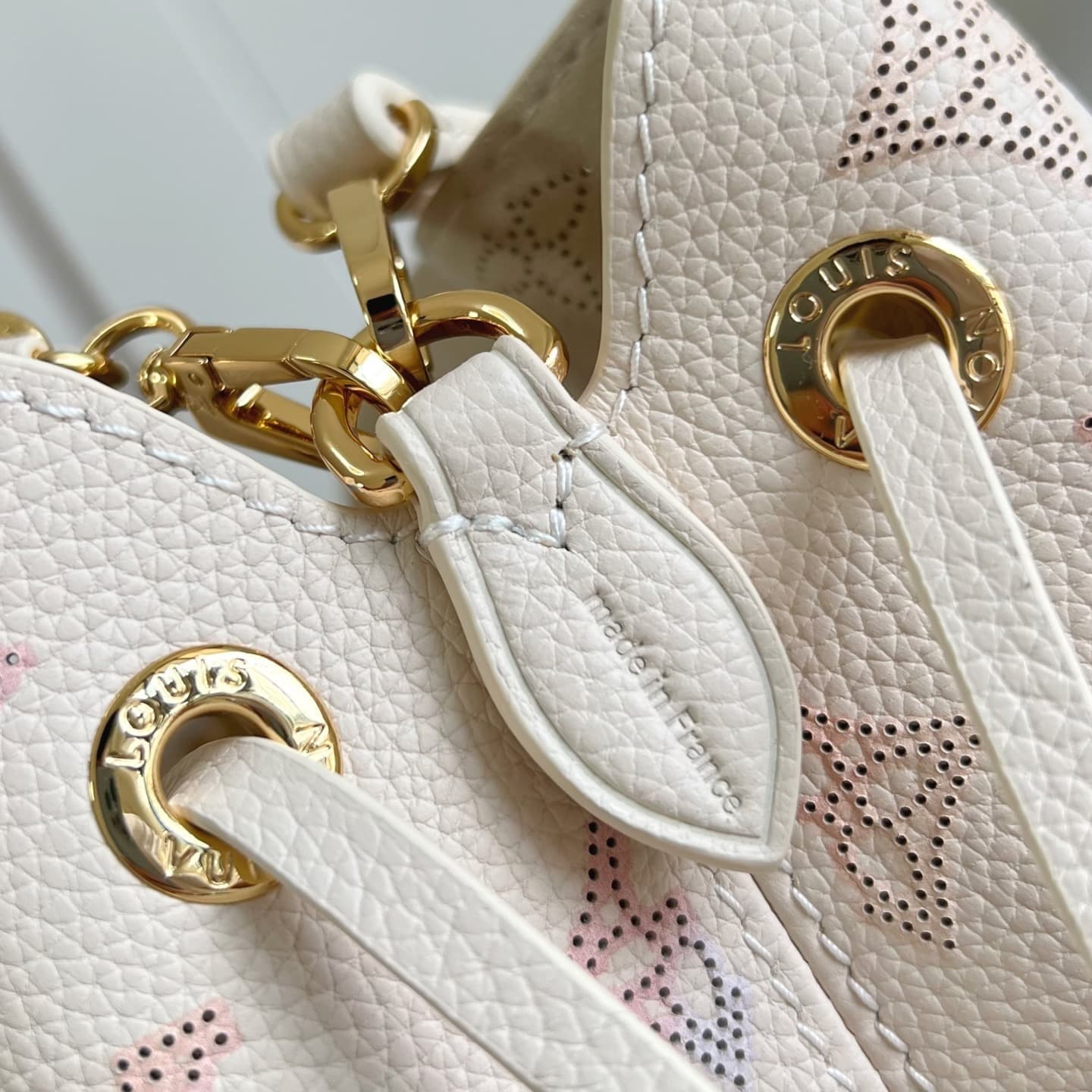 LOUIS VUITTON – BELLA CARTERA