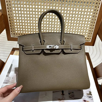 HERMÈS BIRKIN 25 HSS CRAIE/GRIS TOURTERELLE DE TOGO-CUERO CON CEPILLADO DORADO HERRAJES